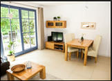 HD-SAT TV, DVD, PS2 und Esstisch mit 4 St�hlen